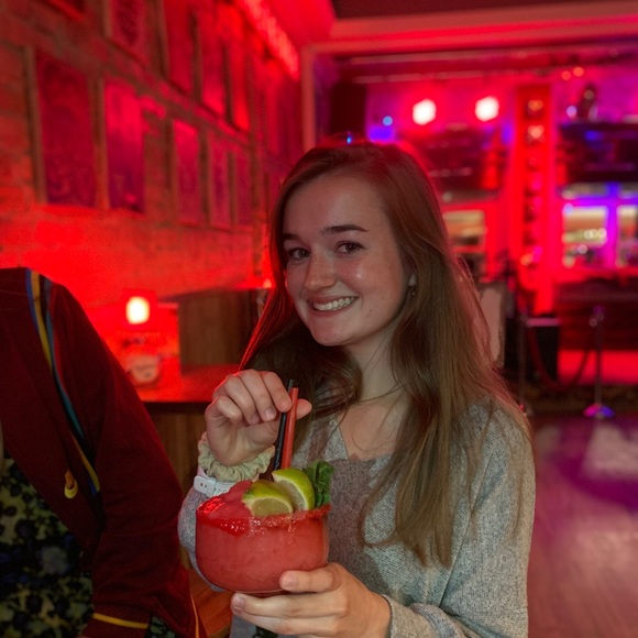 Meet your Posher, Allison - Picture 1 of 1